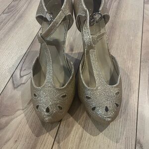 Elegant Gold Glitter Women's Shoes
